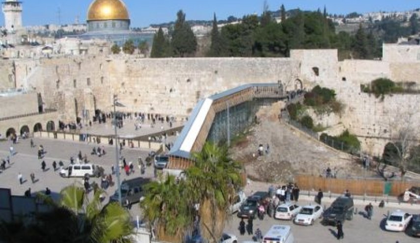 الاحتلال يواصل حفرياته قرب حائط البراق في القدس المحتلة