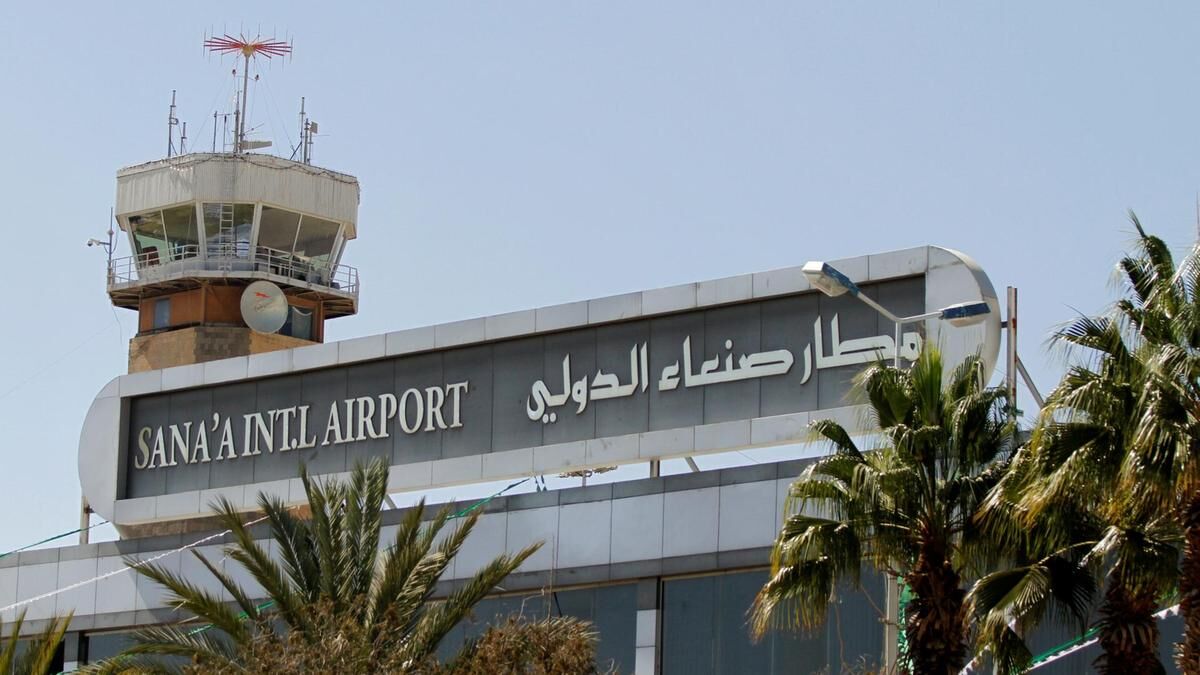 بمباران فرودگاه صنعا توسط جنگنده های سعودی