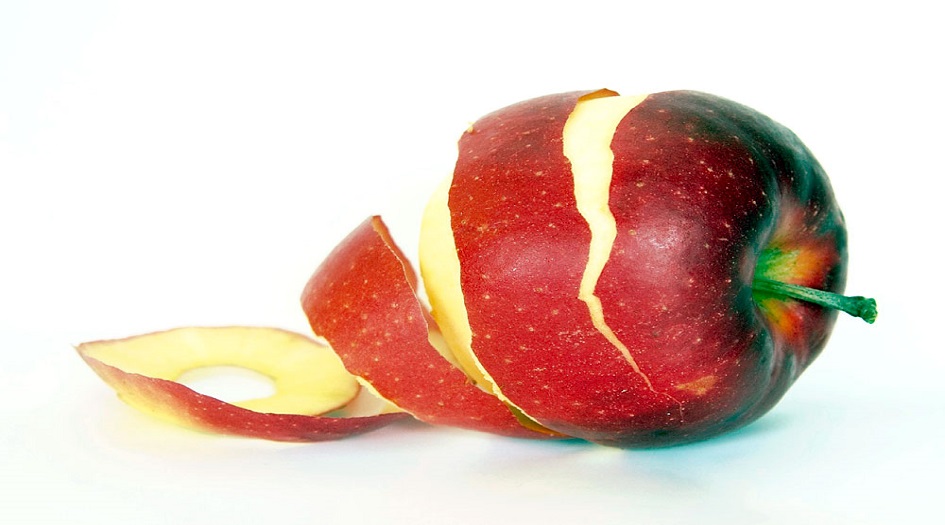 فوائد صحية غير متوقعة لـ قشر التفاح.. لن تستغنى عنه