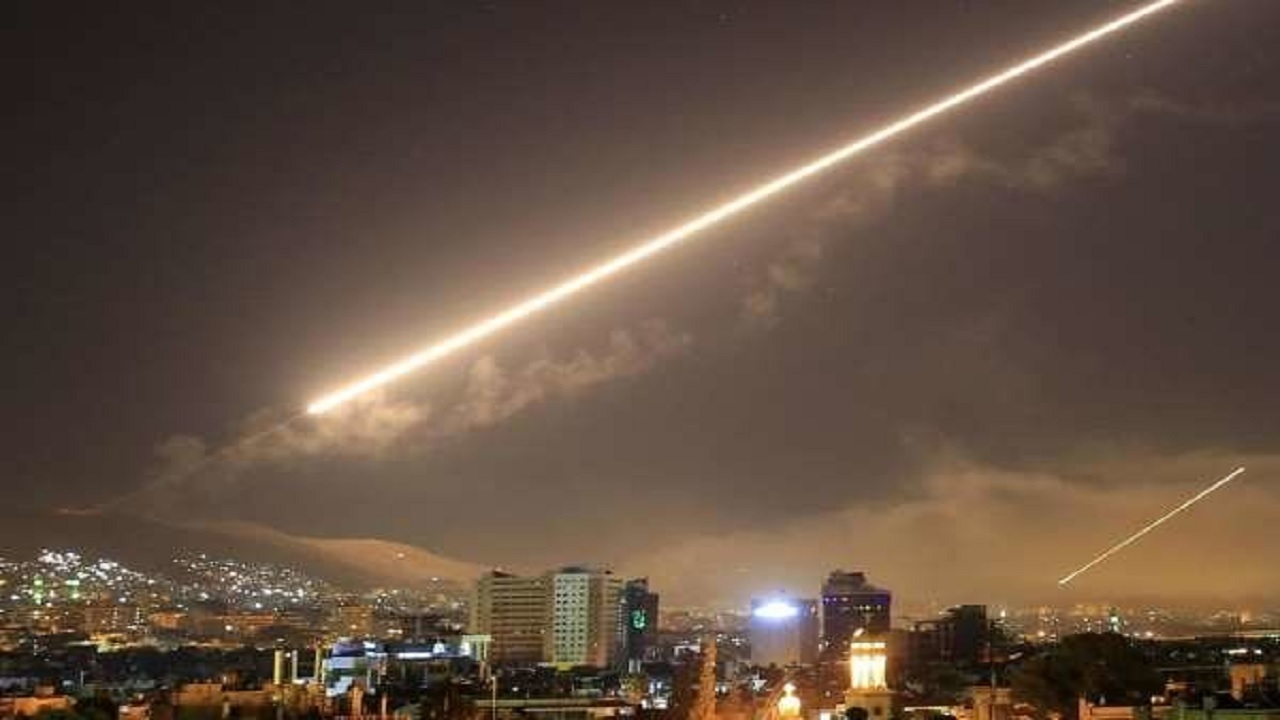 مقابله پدافند هوایی سوریه با تجاوز رژیم صهیونیستی به استان «حماه»