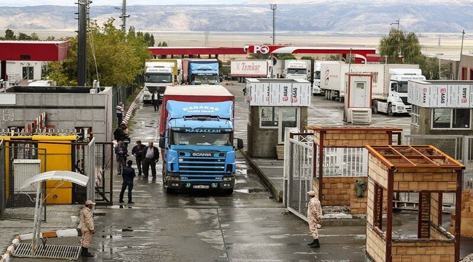 تصدير 80 ألف طن من السلع الإيرانية الى تركيا عبر حدود بازركان