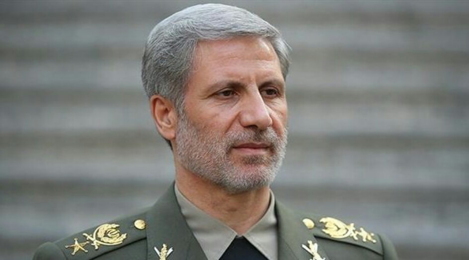 وزير الدفاع الايراني يؤكد على المضي في طريق التقدم الفضائي بارادة وعزم جهادي