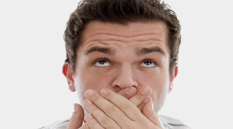 أمراض تكشفها رائحة الفم الكريهة