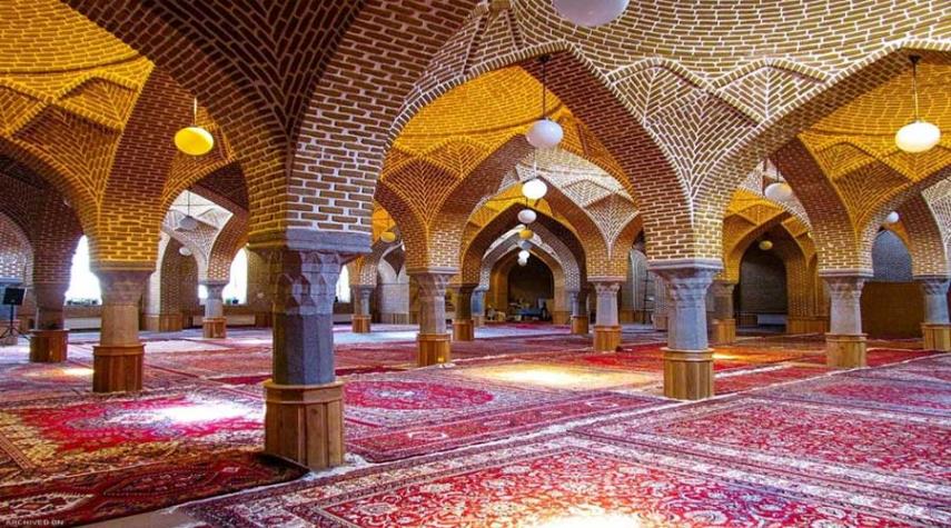 جامع تبريز.. فن العمارة الإيرانية الإسلامية