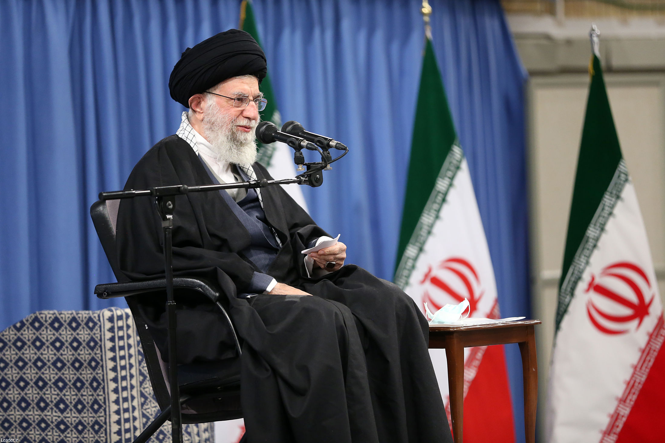 بیانات رهبر معظم انقلاب؛ آمریکایی‌ها و اروپایی‌ها حق هیچ‌گونه شرط‌ گذاری برای ایران را ندارند