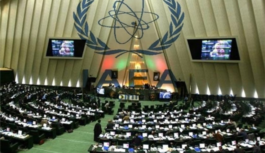 البرلمان الايراني يطالب الحكومة لتنفيذ قانون المبادرة الاستراتيجية لرفع الحظر
