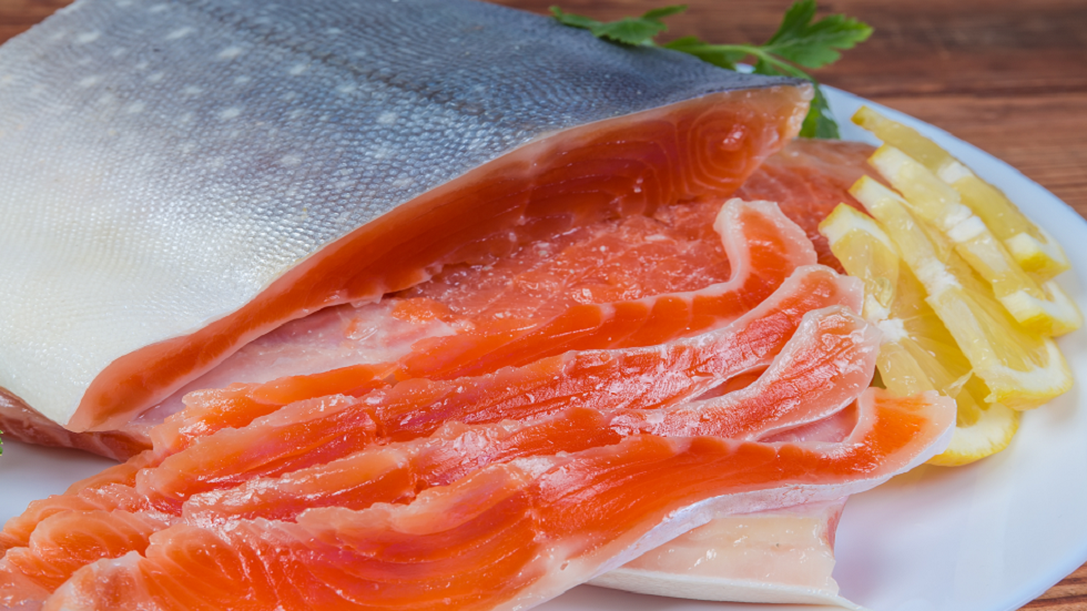 تناول الأسماك الزيتية مرتين فقط في الأسبوع "يحد" من خطر صحي قاتل!