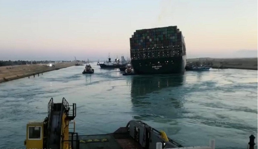 انتهاء أزمة السفينة الجانحة في قناة السويس