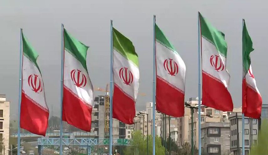 إجماع في إيران على ضرورة رفع جميع العقوبات قبل عودتها إلى التزاماتها  