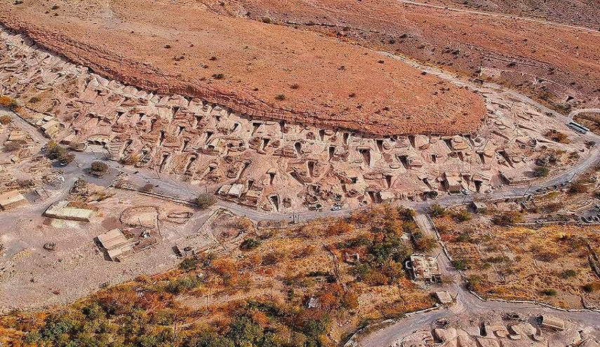 ايران.. قرية دستكند الصخرية، أولى المستوطنات البشرية + صور