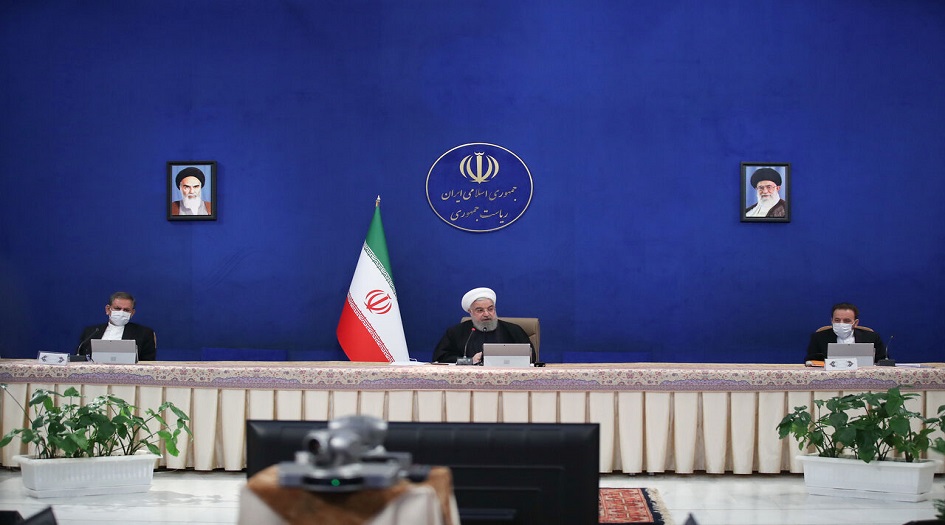  روحاني يؤكد على انجاز كافة المشاريع الاقتصادية في موعدها