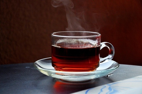 هشدار متخصصان درباره نوشیدن چای داغ !