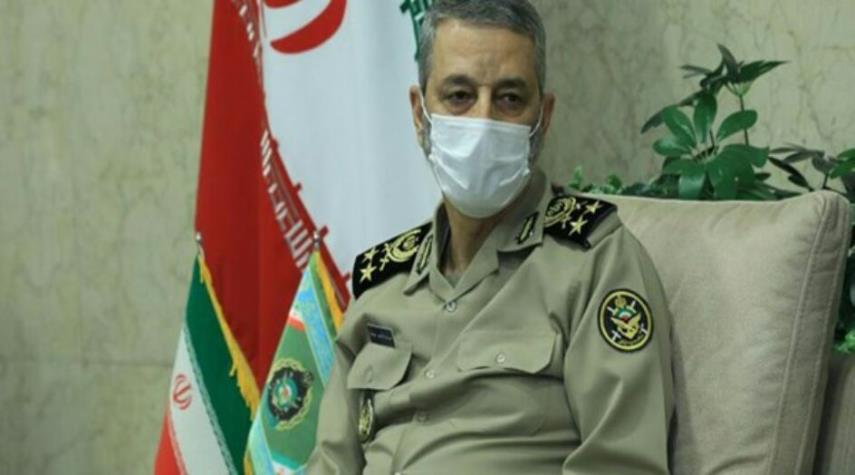 ردا على رسالة قائد الثورة... اللواء موسوي : الجيش جاهز في الميدان بقيادتكم الحكيمة