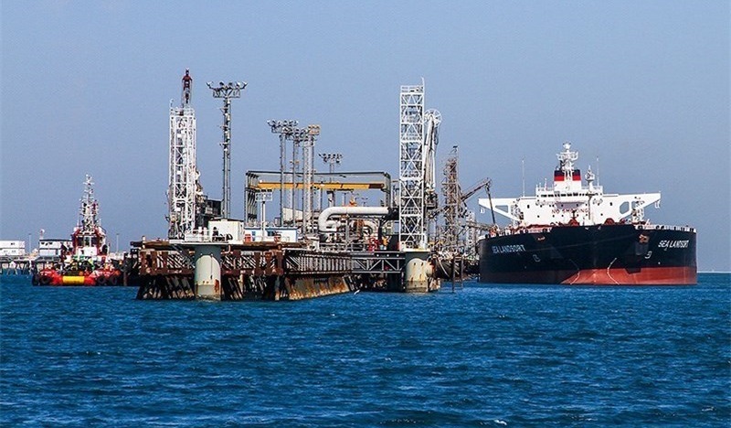 منابع غربی: فروش نفت ایران به رغم تحریم‌ها ادامه دارد