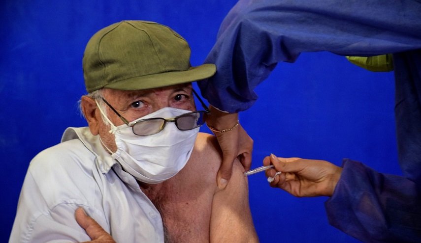 إيران.. تطعيم نصف المسنين فوق 80 عاما بلقاح كورونا