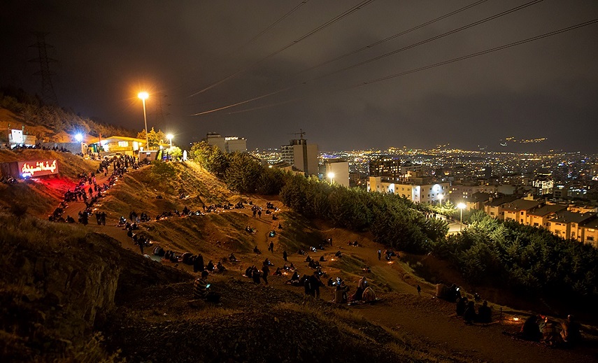 احیای شب بیست‌وسوم رمضان در کهف الشهداء تهران +عکس
