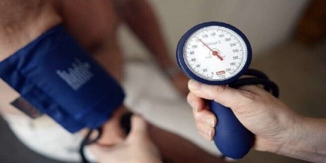 أربع علامات نادرة لارتفاع ضغط الدم شديد الخطورة