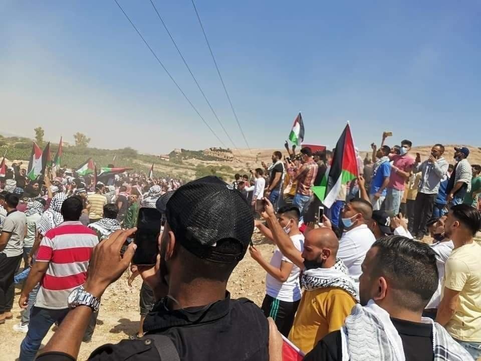 بالصور... آلاف الأردنيين يزحفون إلى الحدود مع فلسطين نصرة للقدس