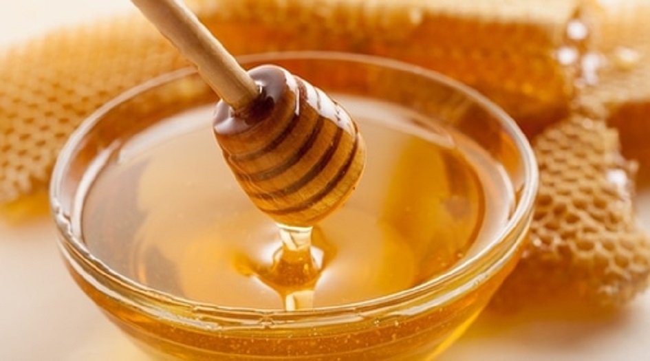 هذا ما  يحصل في الجسم عند تناول ملعقة عسل يوميا 