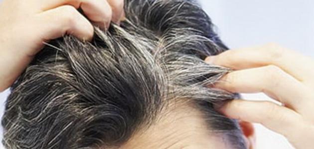 هل ظهور الشعر الابيض يدل على بداية الشيخوخة؟