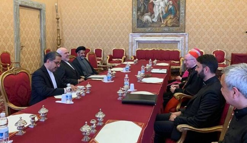 وزير الخارجية الايراني يلتقي بابا الفاتيكان 