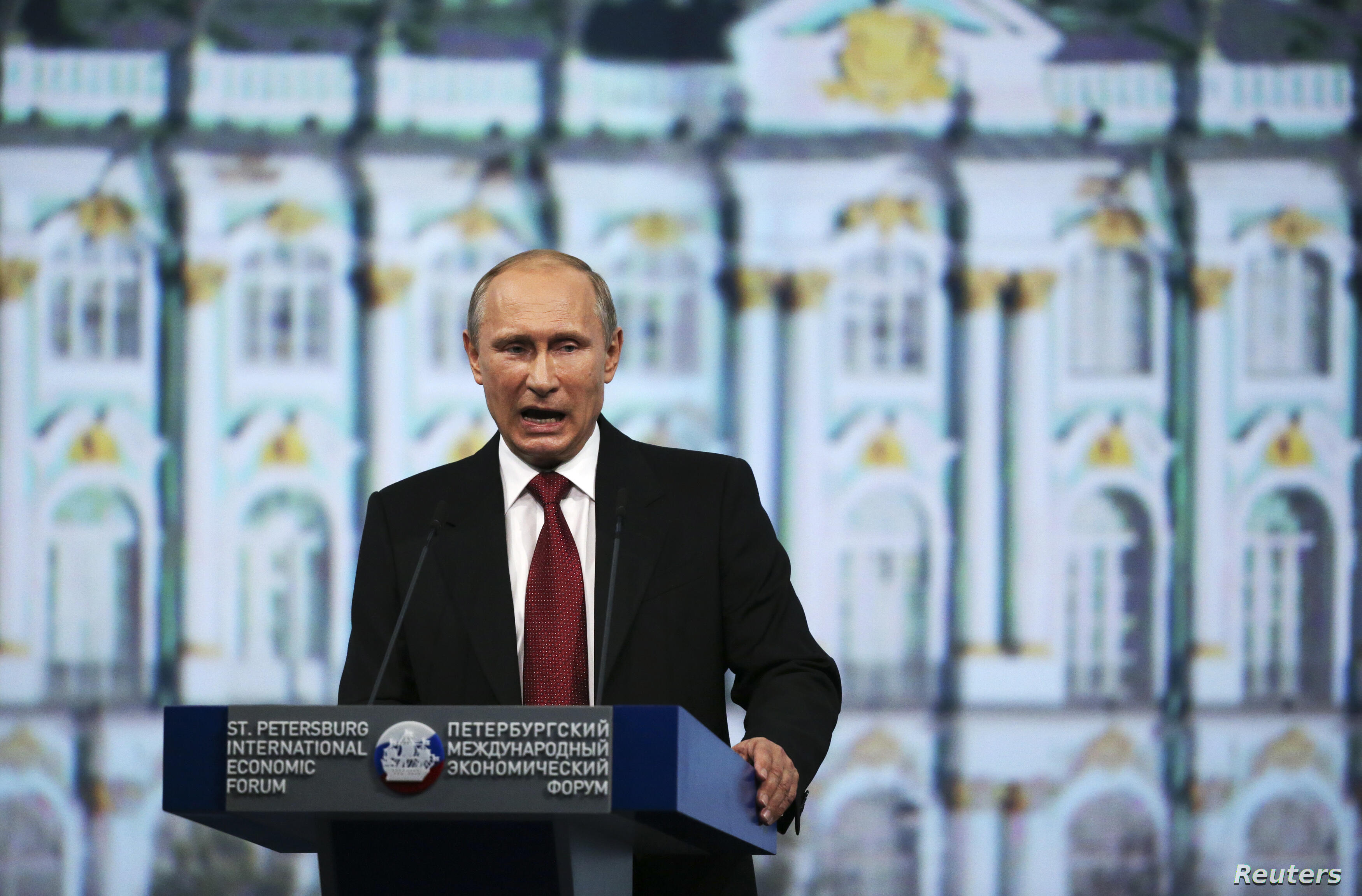 پوتین : اوضاع اقتصادی در حال بهبود است  