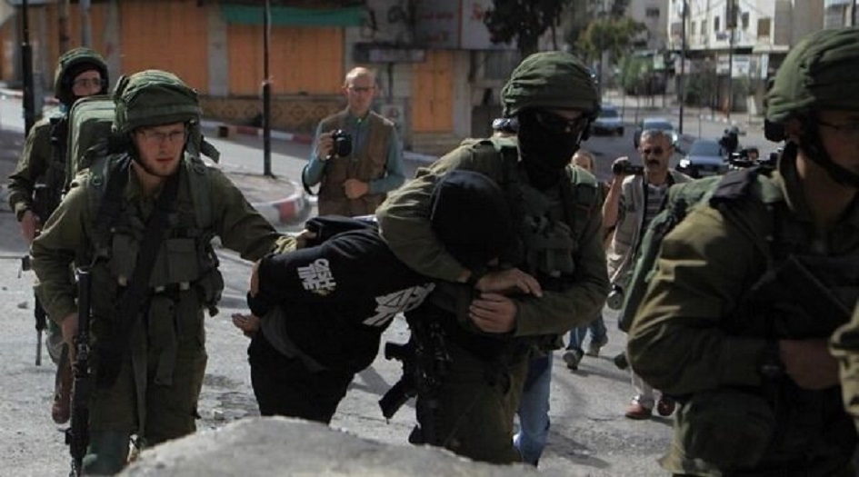 الاحتلال يعتقل  90 فلسطينيا في الضفة الغربية خلال اربعة ايام