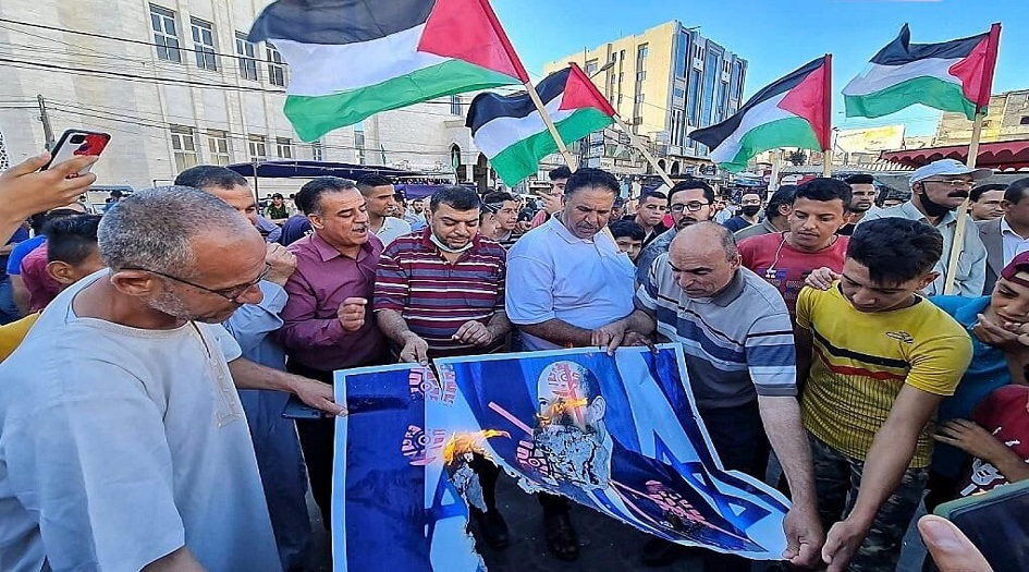 تنديدا بمسيرة الاعلام الصهيونية ... تظاهرات فلسطينية حاشدة في قطاع غزة