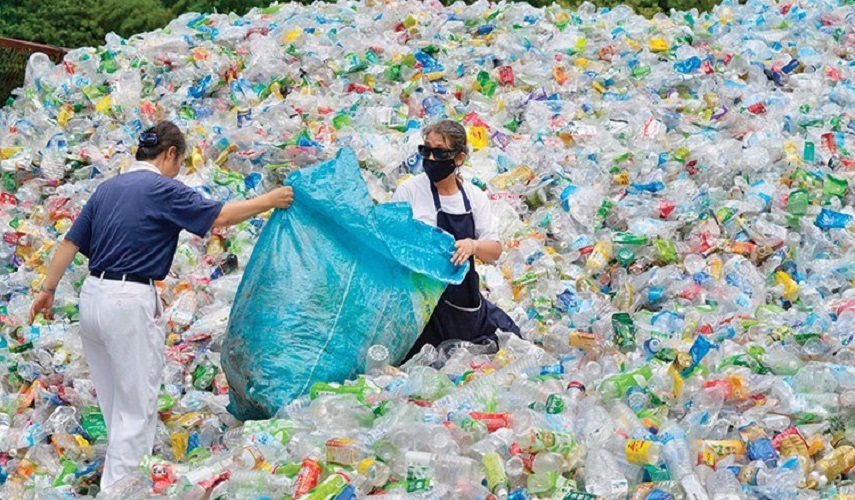 ما هي المخاطر لاستخدام زجاجات المياه البلاستيكية المتكرر ؟