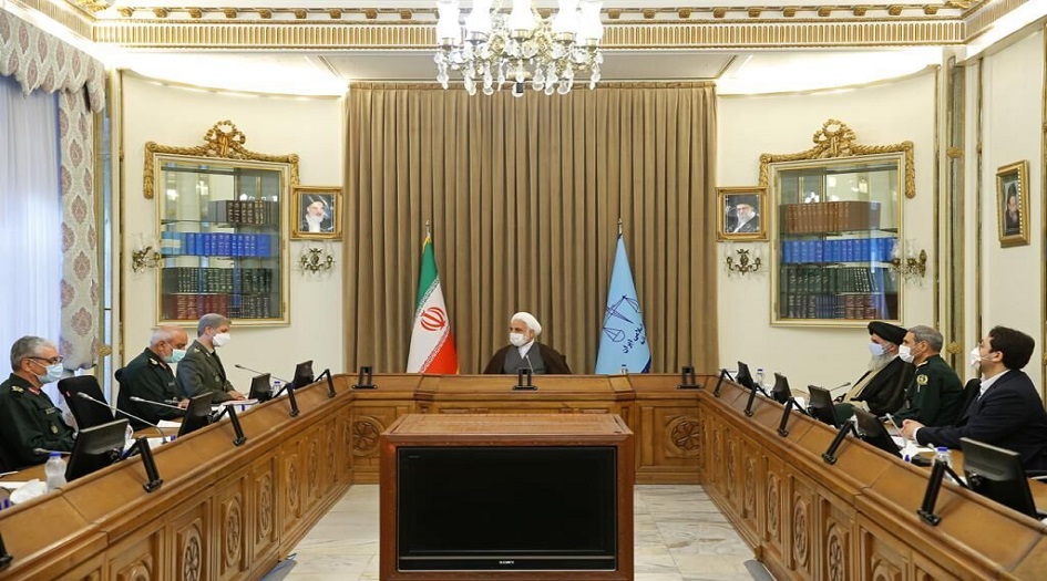 وزير الدفاع الايراني ونوابه يلتقون رئيس السلطة القضائية