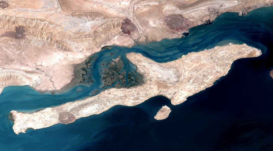 ايران تنشأ مجمع بتروكيماوي ضخم في جزيرة قشم