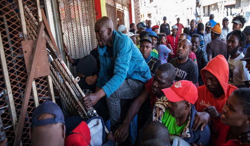 عشرات القتلى والجرحى وأعمال نهب إثر اعتقال رئيس جنوب أفريقيا السابق 