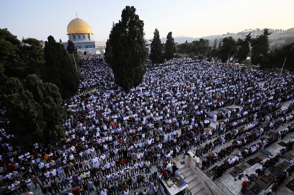 اقامه نماز عید قربان با حضور بیش از یکصد هزار فلسطینی در مسجدالاقصی