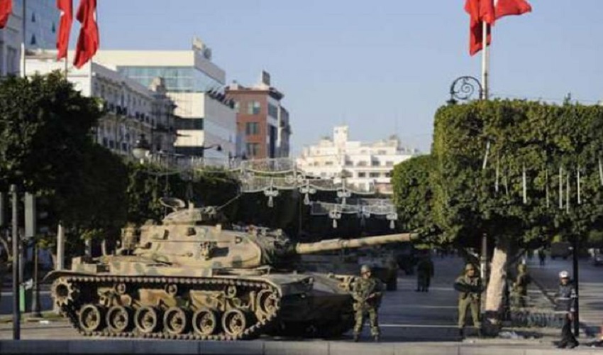 الجيش ينتشر في شوارع تونس بعد قرارات الرئيس سعيد