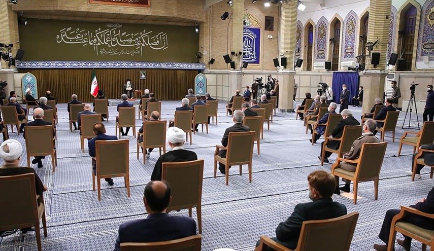 اعضاء الحكومة الايرانية يلتقون قائد الثورة الاسلامية