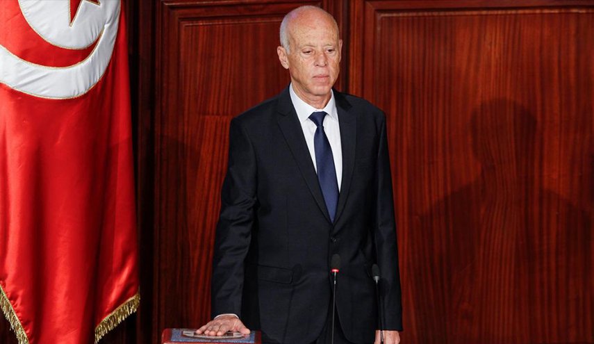 الرئيس التونسي يعلن اعفاء عدة وزراء من مهامهم