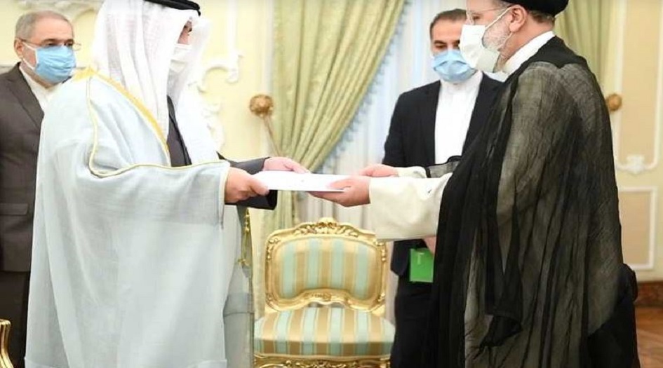 وزير الخارجية الكويتي يسلم رسالة خطية من الأمير إلى الرئيس الإيراني