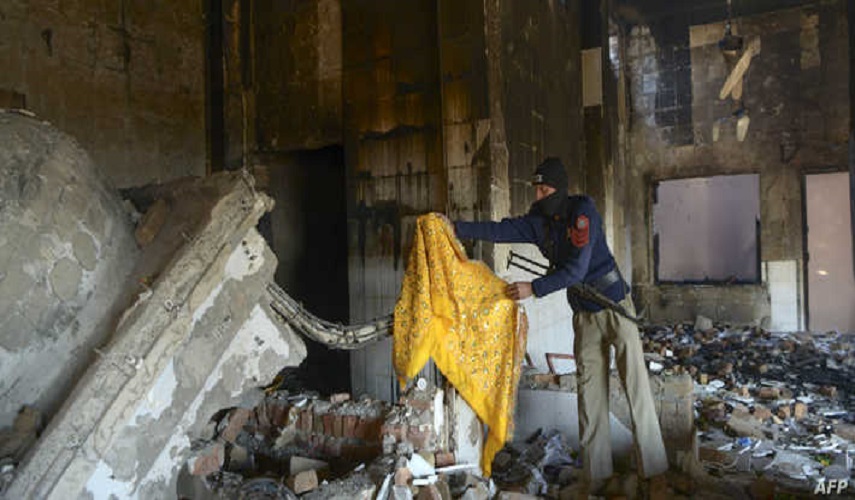 الشرطة الباكستانية تعتقل العشرات بسبب تدمير معبد هندوسي
