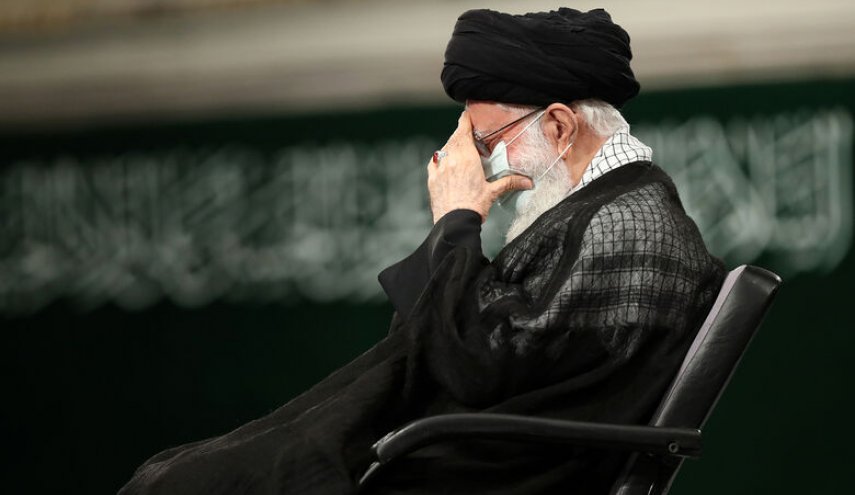 اقامة مراسم العزاء الحسيني ليلة التاسع من محرم بحضور قائد الثورة الاسلامية