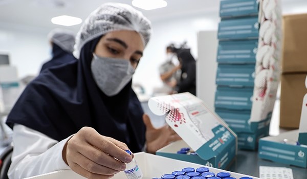 اكاديمي ايراني: بعدما بدأنا انتاج اللقاحات رفعت أميركا عنا حظر شراء الادوية واللقاحات