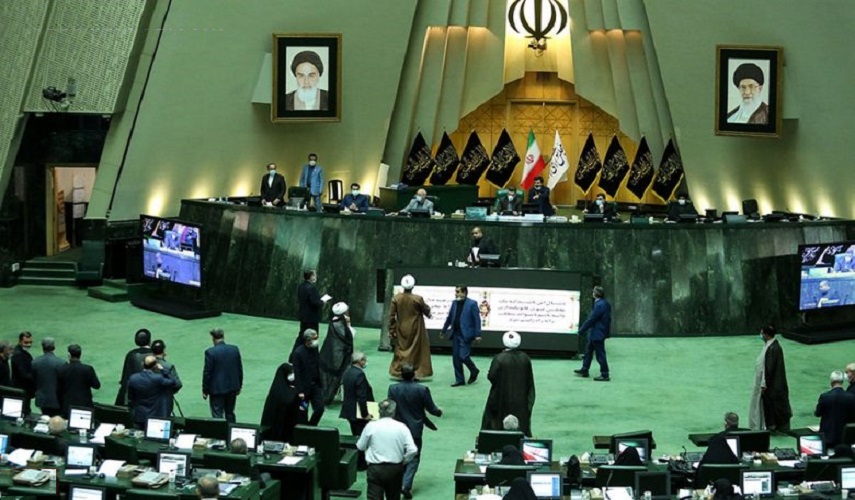البرلمان الايراني يعقد جلسته السابعة للبت في أهلية الوزراء المقترحين