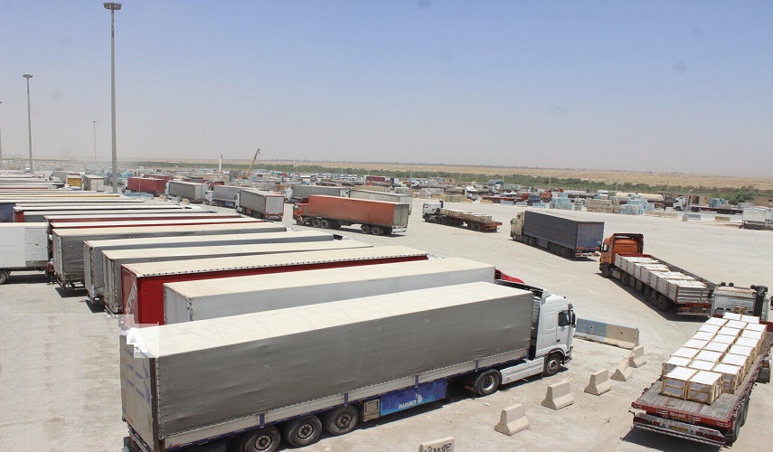 ايران تصدر بضائع بقيمة 370 مليون دولار إلى العراق عبر منفذ مهران