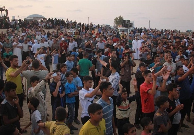 حضور هزاران جوان فلسطینی در تظاهرات علیه محاصره نوار غزه
