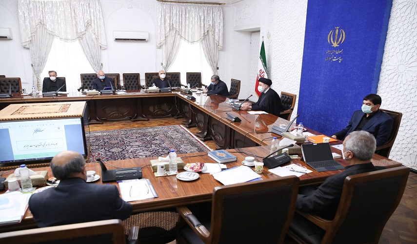 الرئيس الايراني يؤكد على عدم ارتهان القضايا الاقتصادية بالمفاوضات النووية