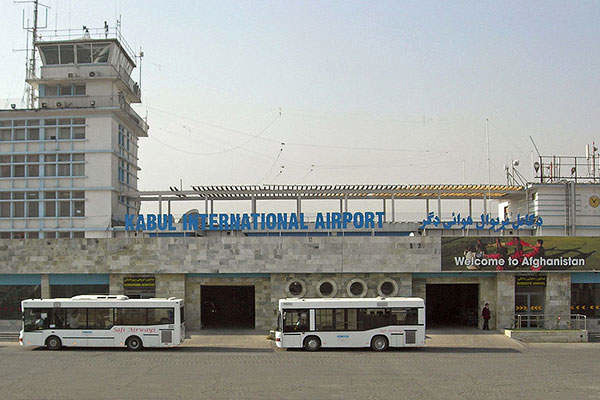 فردا سه شنبه؛ طالبان: فردا کنترل فرودگاه کابل را در دست می‌گیریم