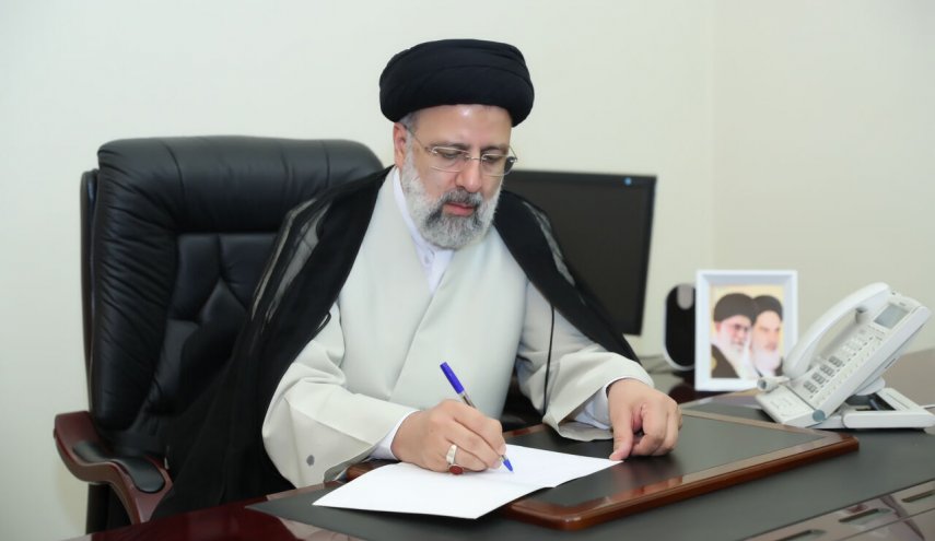 الرئيس الايراني يعيّن مستشارا ومساعدين له في الشؤون الاقتصادية والتنفيذية