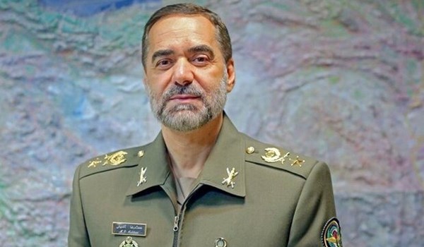 وزير الدفاع الايراني: لقاح "فخرا" المضاد لكورونا سيدخل سلة التطعيم العام قريبا