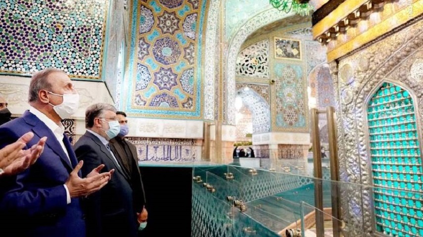 نخست وزیر عراق در حرم امام رضا (ع) +عکس