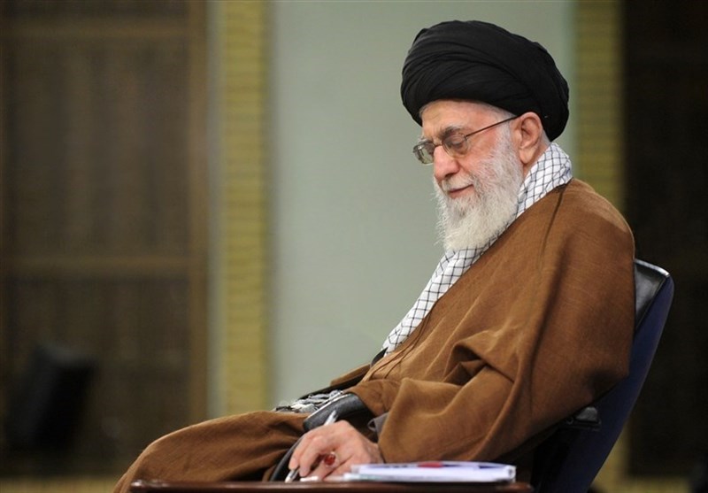 الامام الخامنئي يعزي بوفاة رئيس محكمة الثورة في طهران