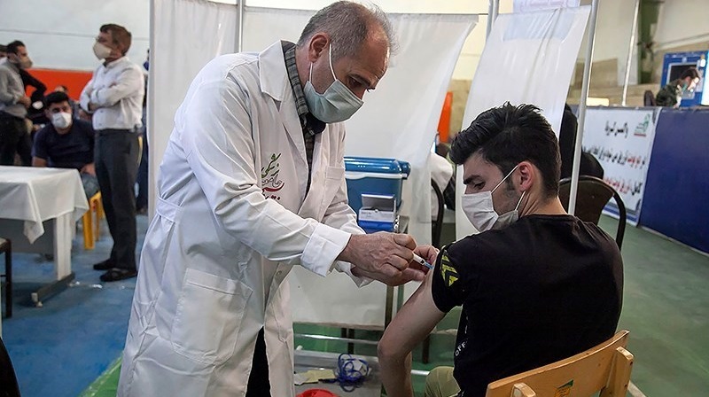 واکسیناسیون افراد بالای ۱۸ سال تهران از سه شنبه آغاز می‌شود